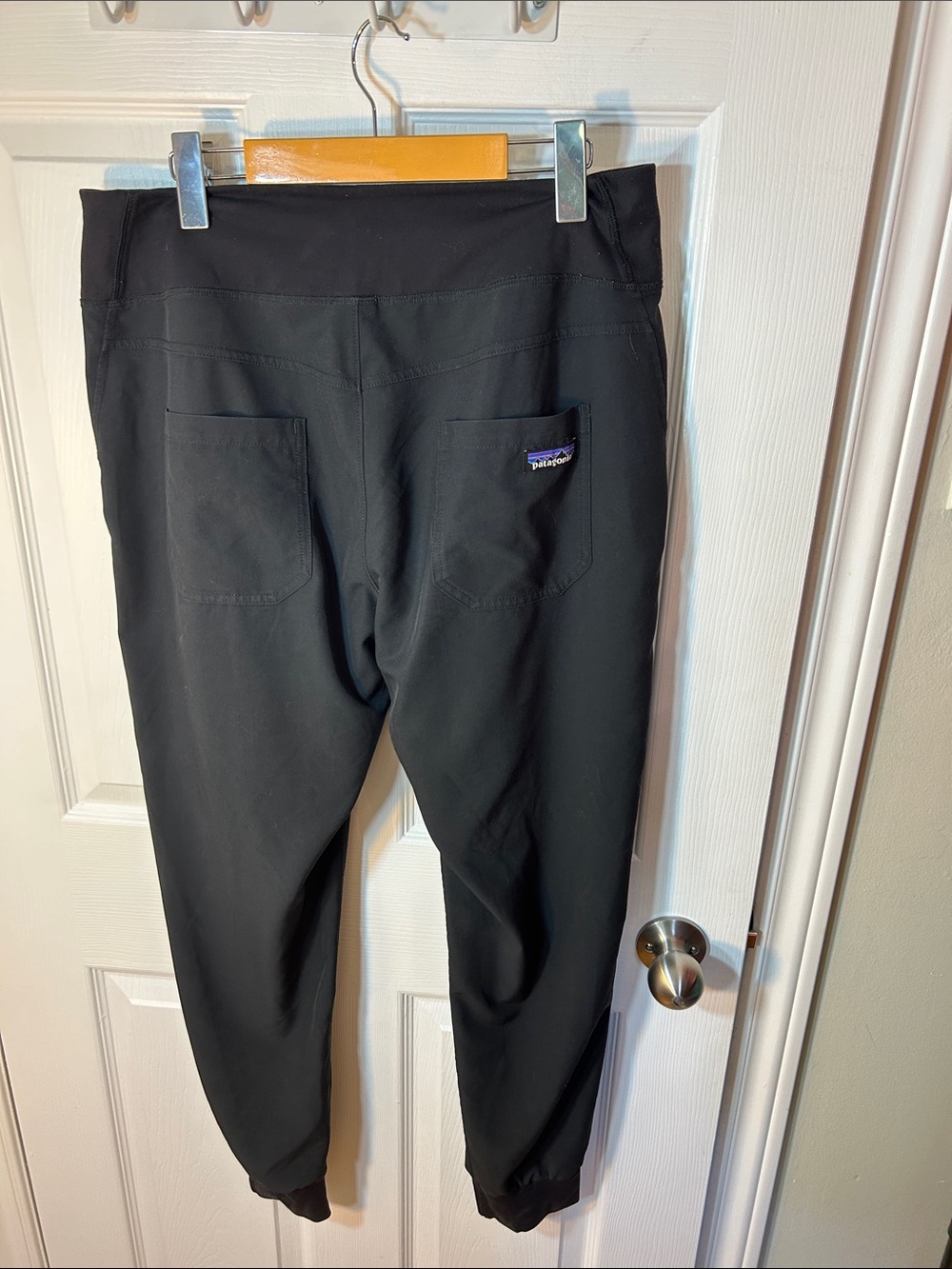 Patagonia Black Worn Wear W's Happy Hike Studio Pants size medium - Picture 9 of 9